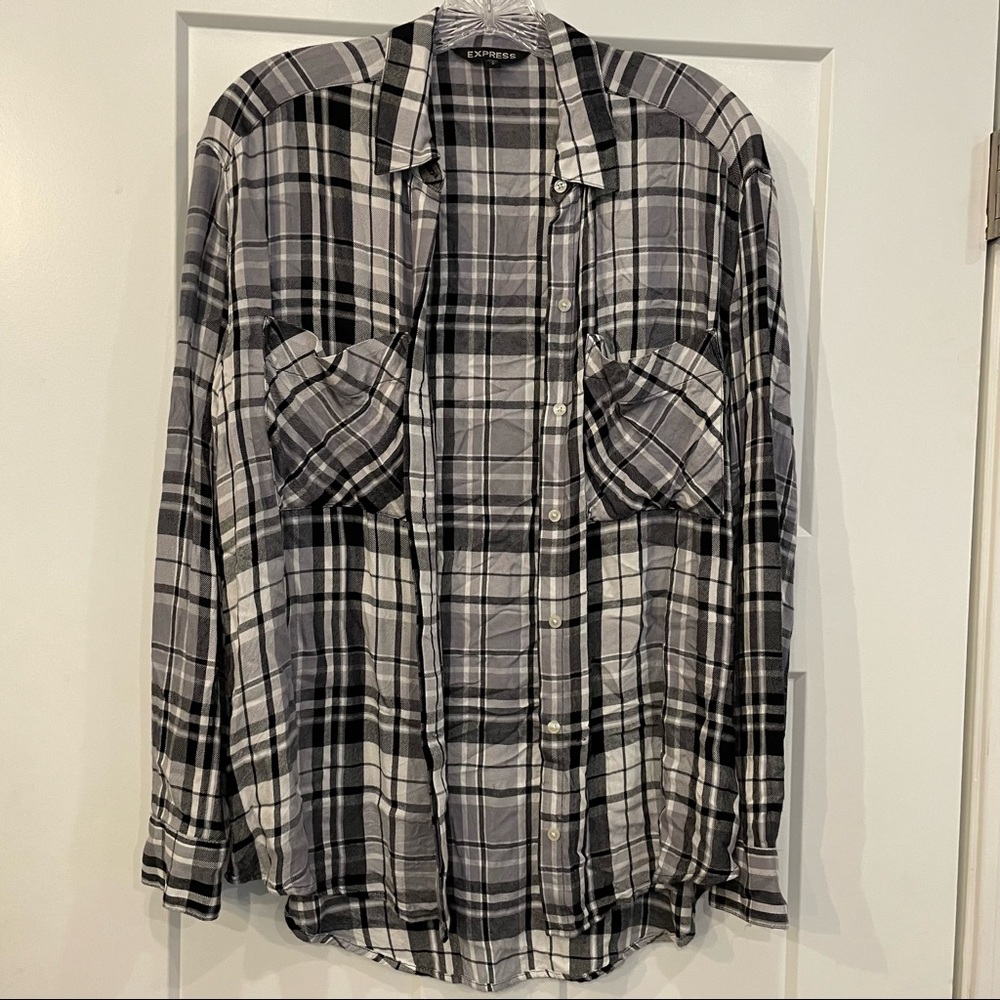 NWOT Express Grey, Black, & White Lightweight Plaid Button Down Shirt